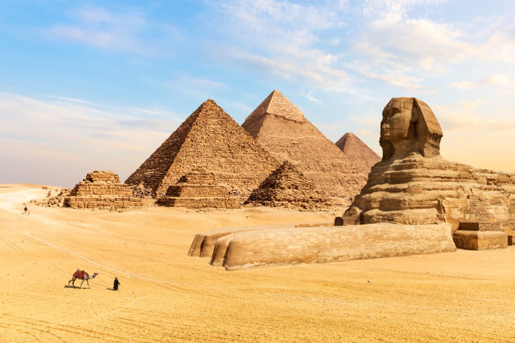 Die Pyramiden von Gizeh und Sphinx in Kairo